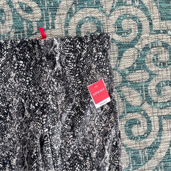 Spanx Faux Leather Snake Shine Leggings - Picture 7 of 15